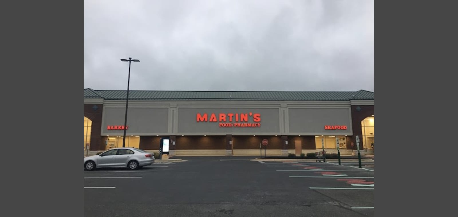 MARTIN'S — image 1