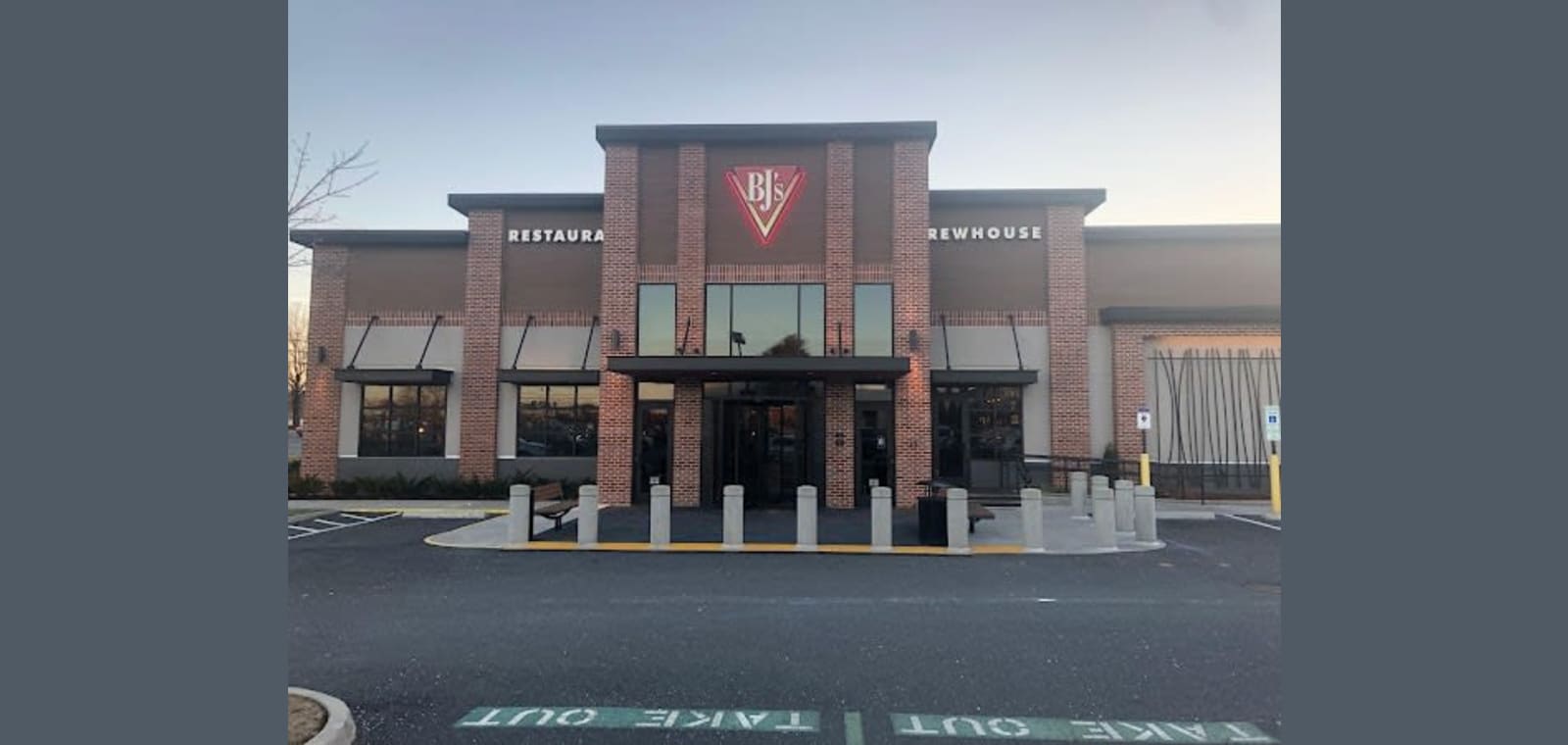 BJ's Restaurant & Brewhouse — image 1