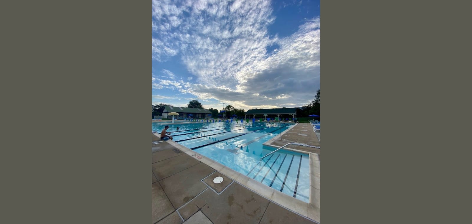 Crozet Park Aquatics and Fitness Center — image 1