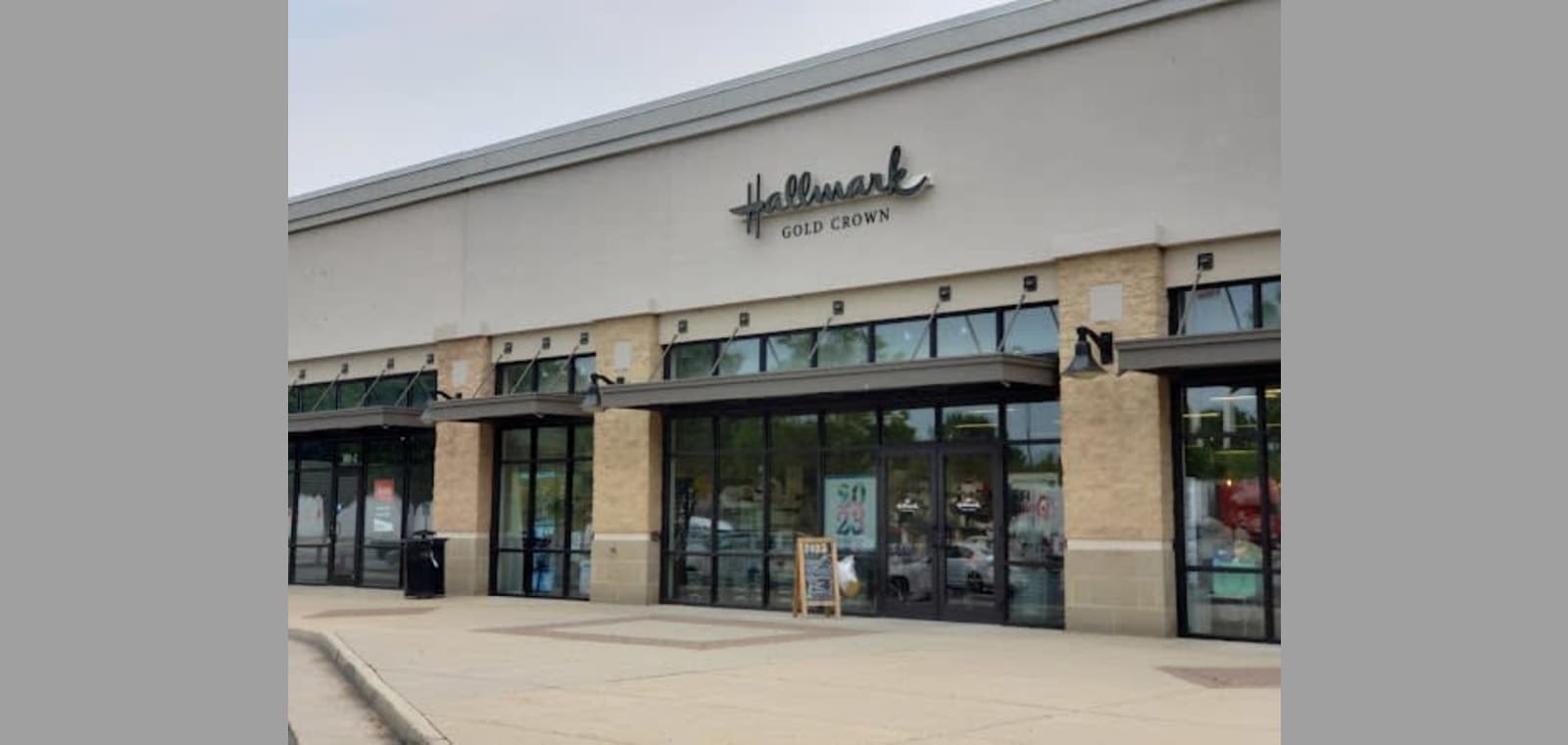 Banner's Hallmark Shop — image 1