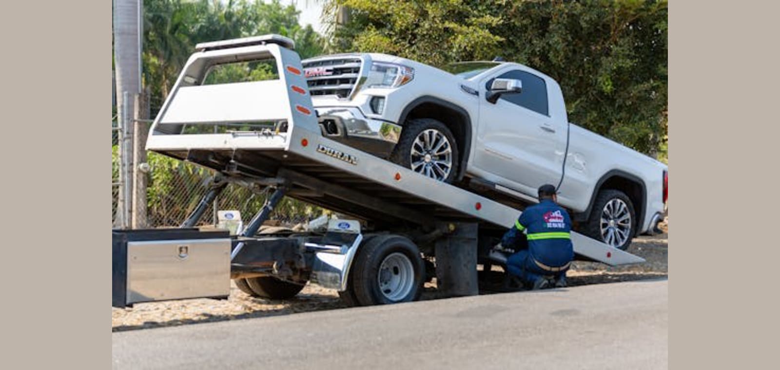 Hunt's Towing, LLC — image 1