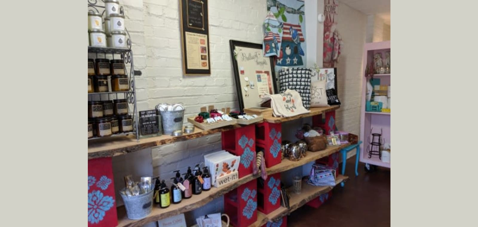 Virginia Valley Home and Gift Boutique — image 1