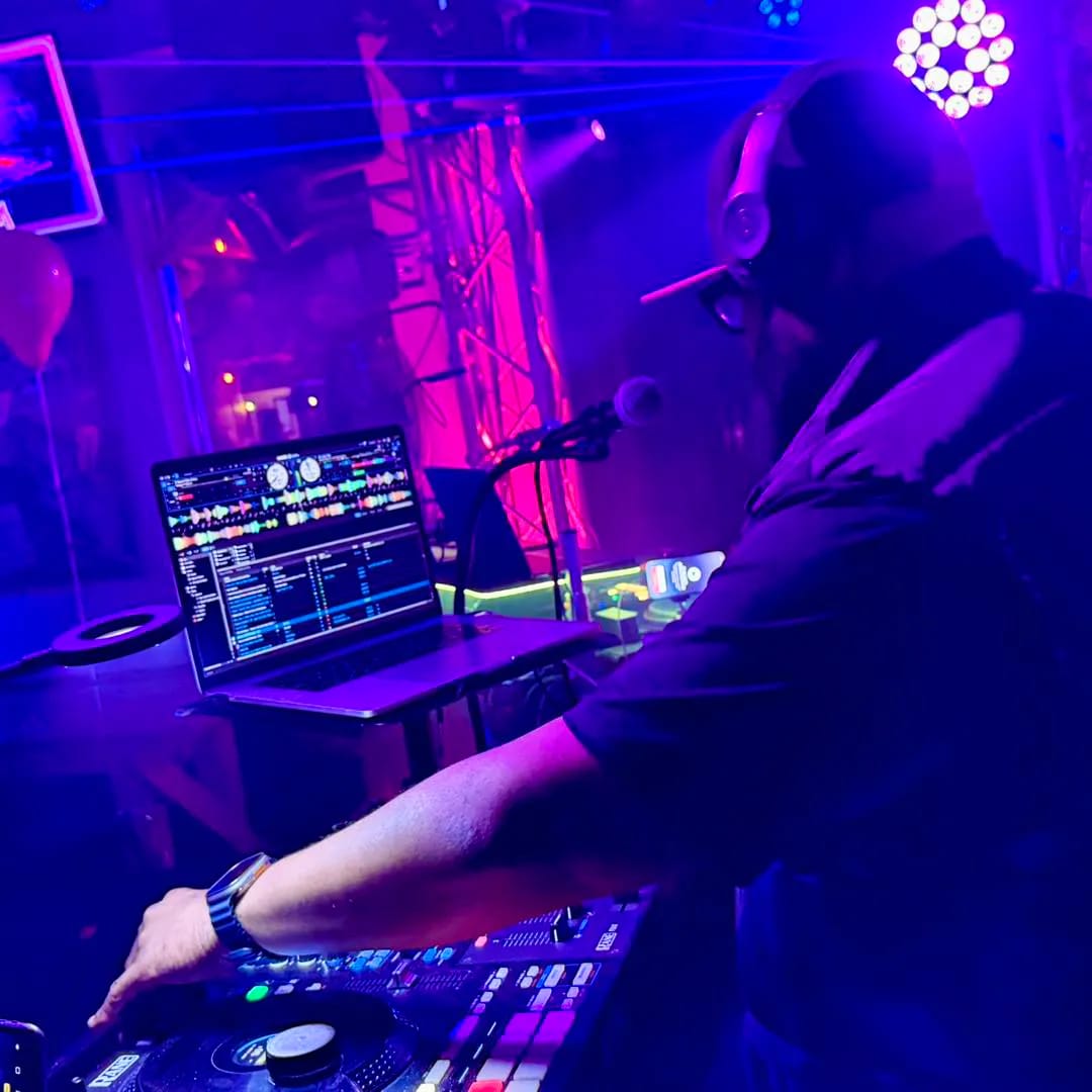 Dance Party at Bottles!