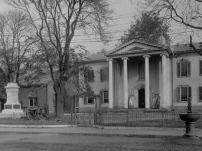 Walking Tour - Court Square: Where Charlottesville Began