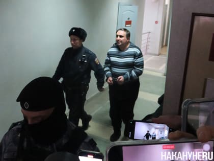 Экс-министра ЖКХ Свердловской области Смирнова отправили под арест по делу о взятке в особо крупном