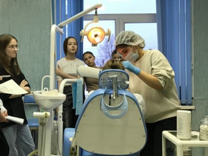 Повод улыбаться шире. В АЦРБ продолжается практика для будущих медиков