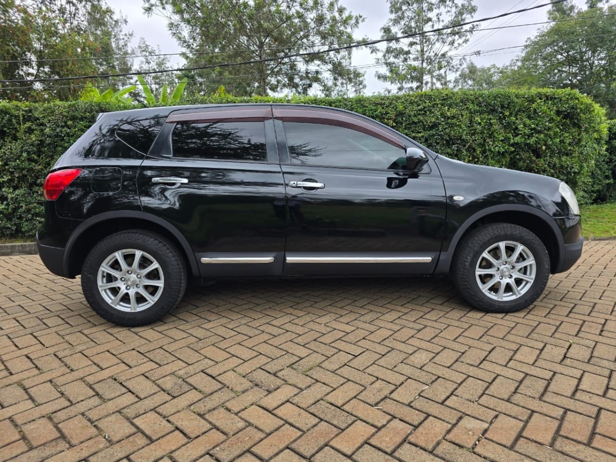 NISSAN DUALIS