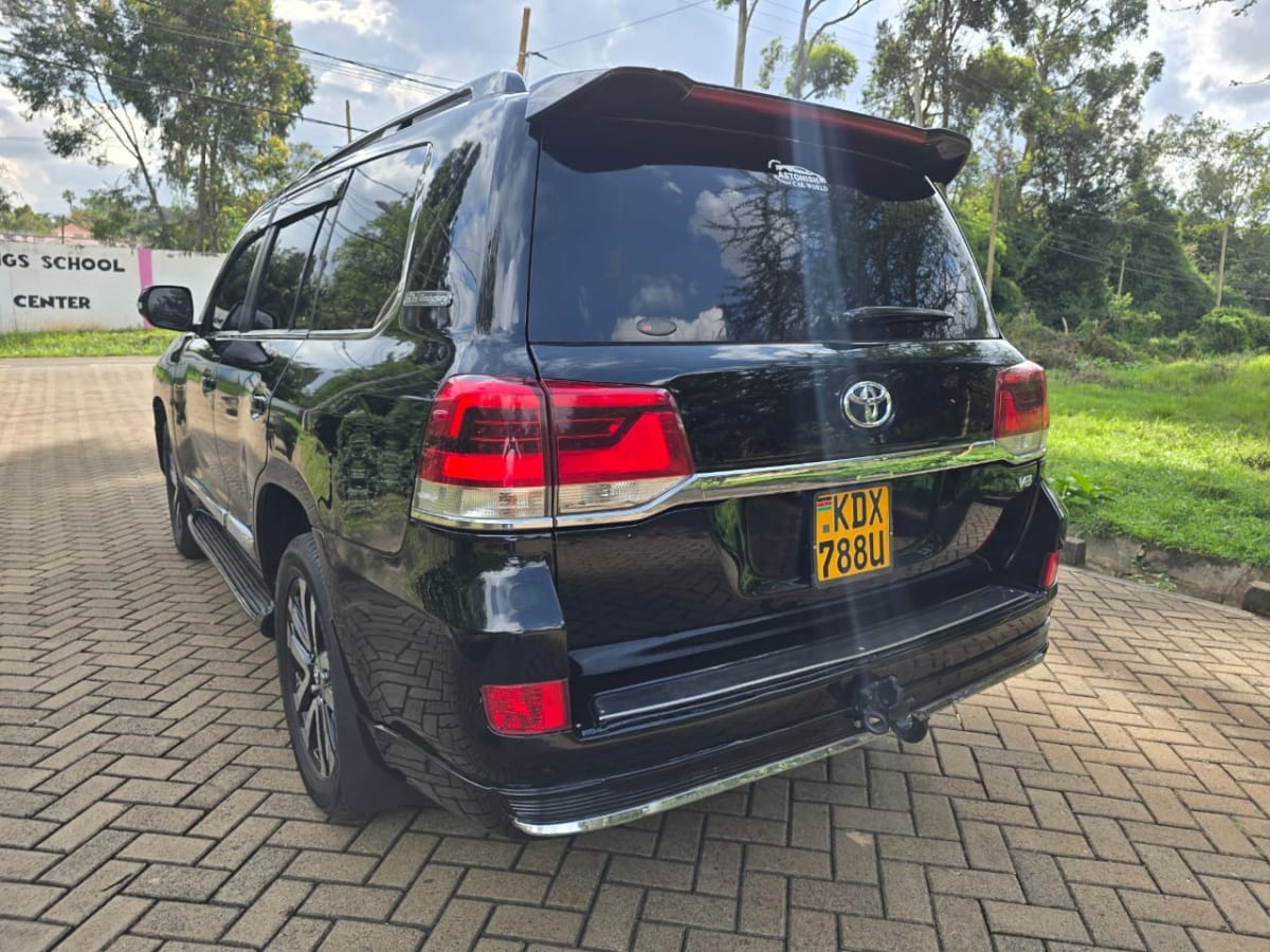 TOYOTA LANDCRUISER 200 SERIES