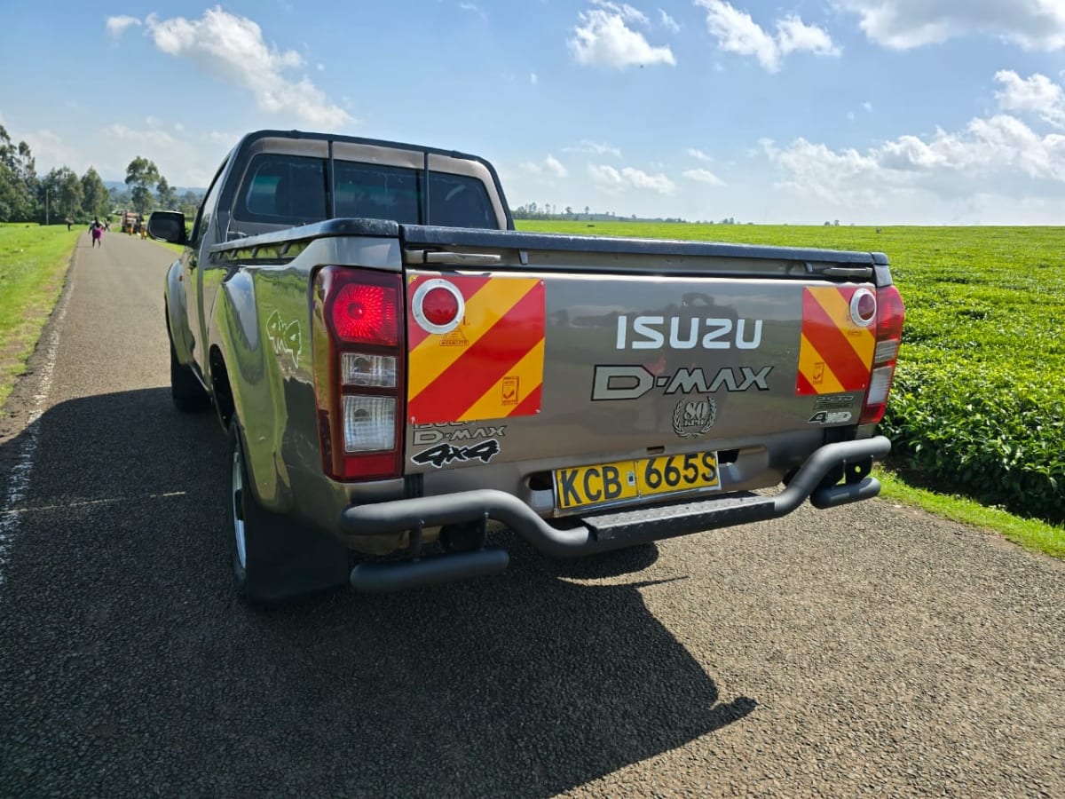 ISUZU DMAX LOCAL