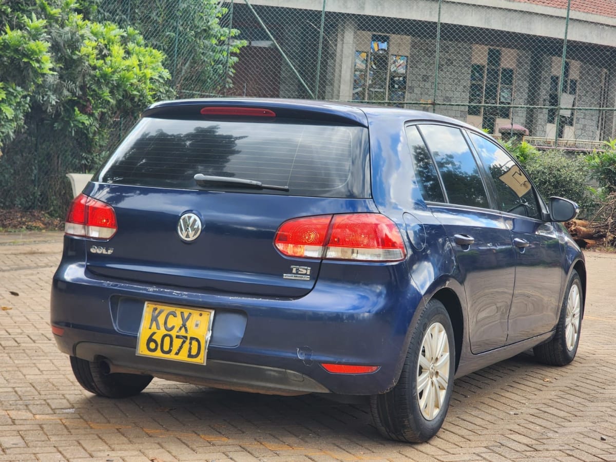 VOLKSWAGEN GOLF TSI