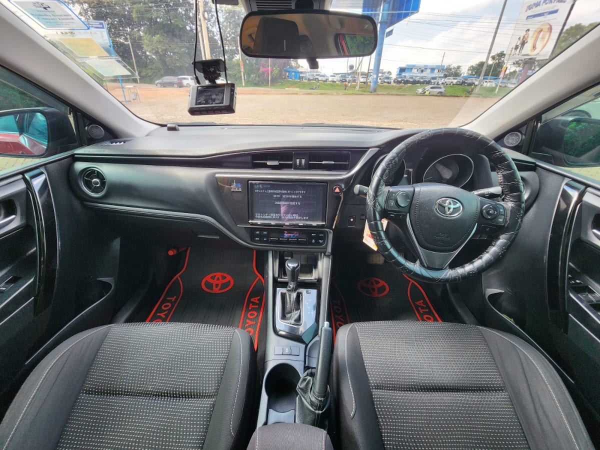 TOYOTA AURIS