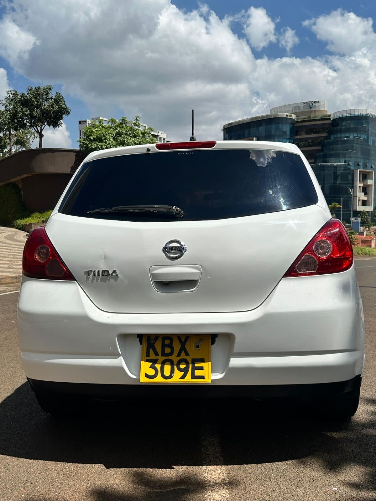 NISSAN TIIDA