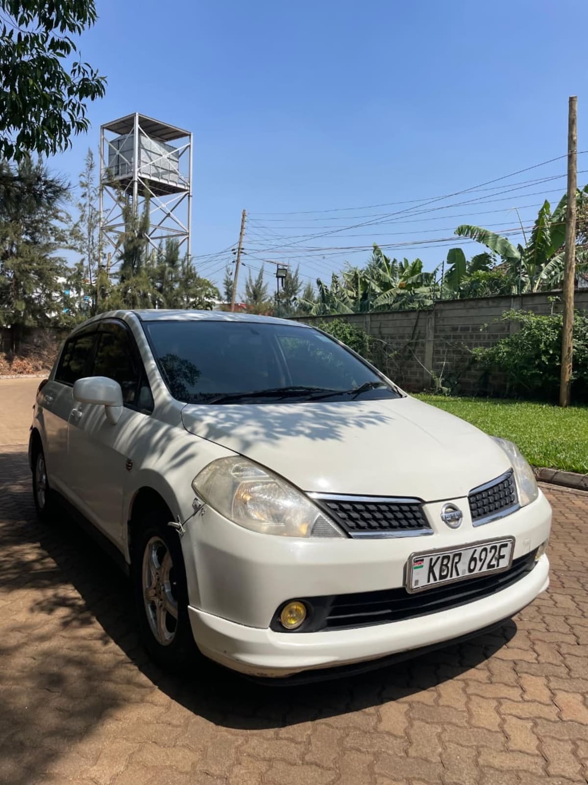 NISSAN TIIDA