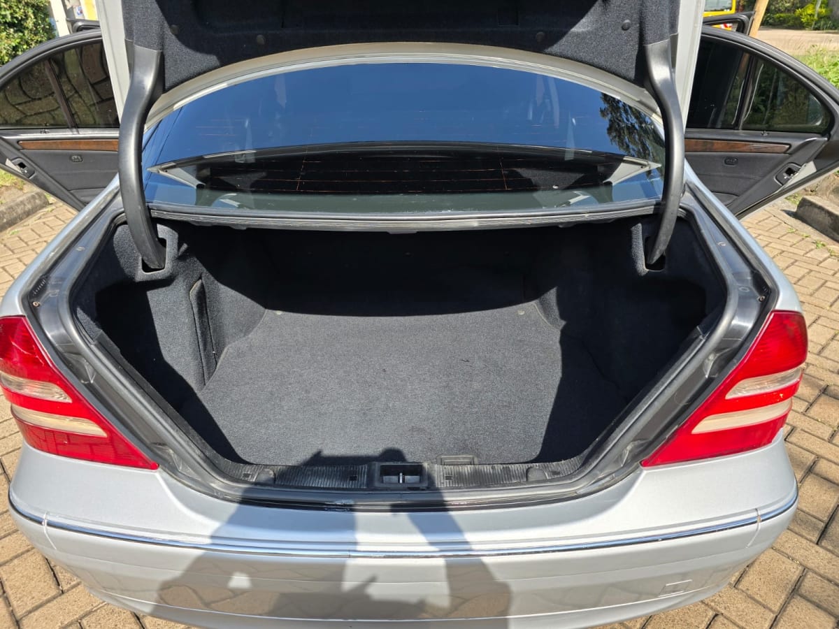 MERCEDES BENZ C200