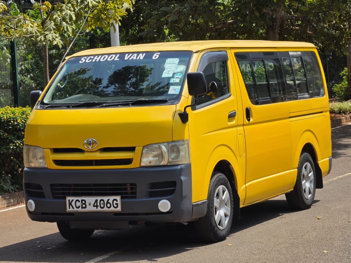 TOYOTA HIACE 7l