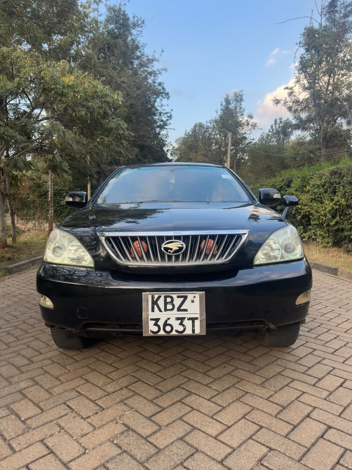 TOYOTA HARRIER 240