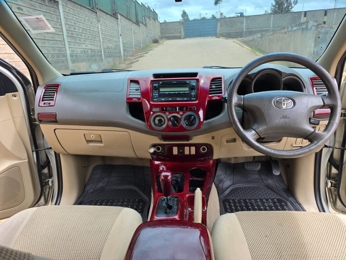 TOYOTA HILUX DOUBLE CAB