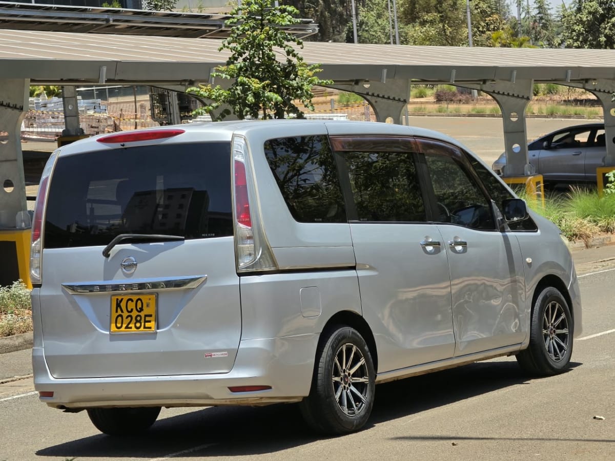 Nissan Serena Pure Drive
