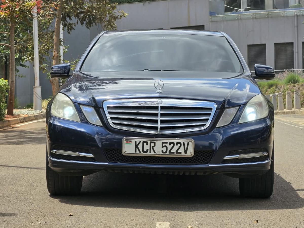 Mercedes Benz E200