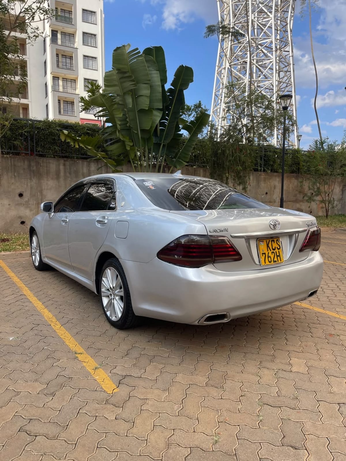 Toyota crown