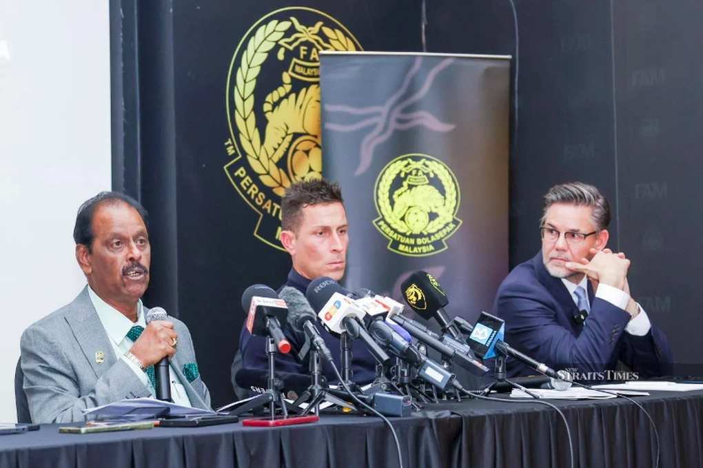 Bóng đá Malaysia bất ngờ điều tra lại hồ sơ cầu thủ nhập tịch - 2