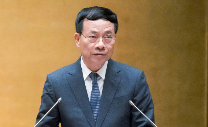 Bộ trưởng Bộ Khoa học và Công nghệ Nguyễn Mạnh Hùng trình dự thảo luật tại Quốc hội chiều 27/10. Ảnh: Cổng TTĐT Quốc hội