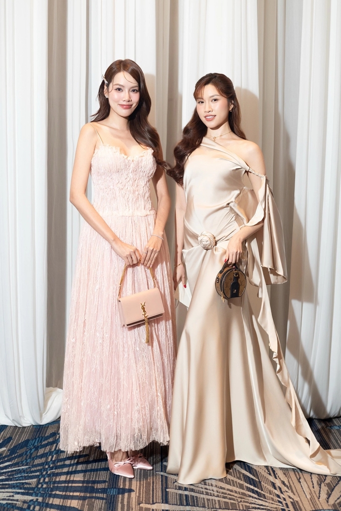 Hoa hậu Lê Hoàng Phương (trái) và MC Thanh Thanh Huyền thân thiết với Quỳnh Châu nhiều năm qua.