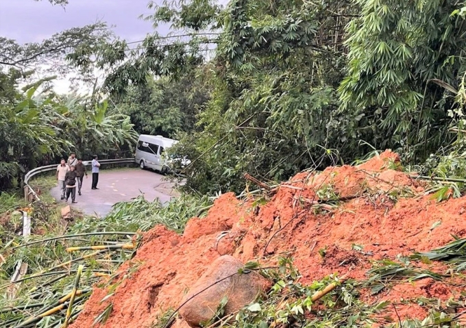 Hiện trường sạt lở đèo Gia Bắc. Ảnh: Hoài Thanh