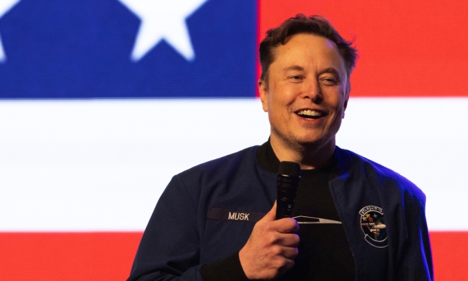 Tỷ phú Elon Musk tại Green Bay, Wisconsin, ngày 30/3. Ảnh: AP
