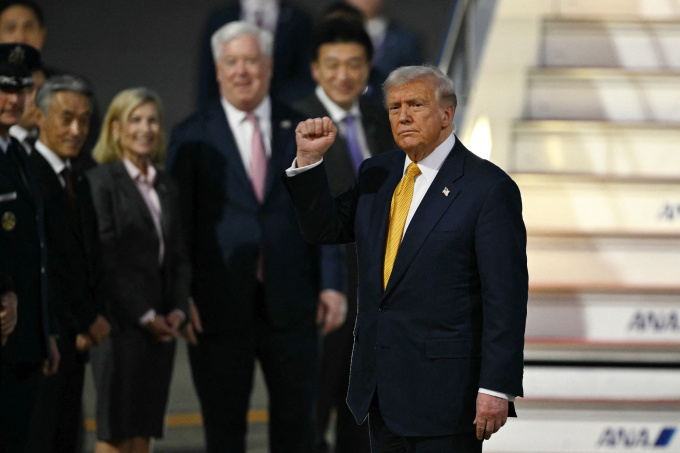 Tổng thống Mỹ Donald Trump tại sân bay Haneda, thủ đô Tokyo, Nhật Bản, ngà y27/10. Ảnh: AFP