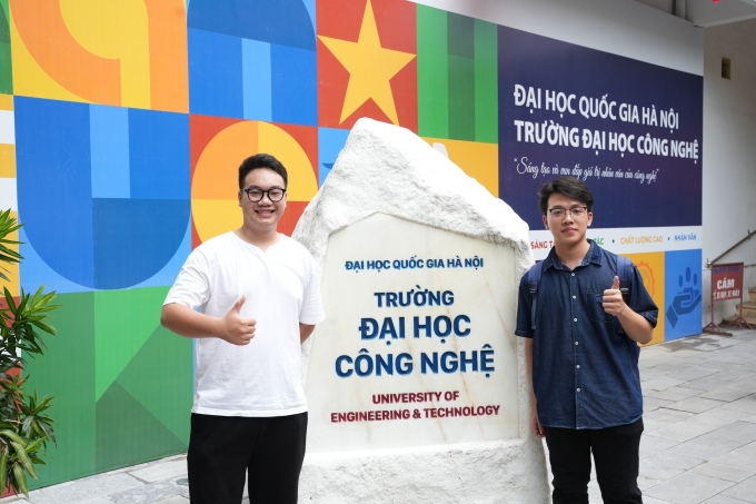 Sinh viên nhập học trường Đại học Công nghệ, Đại học Quốc gia Hà Nội hôm 25/8. Ảnh: VNU-UET