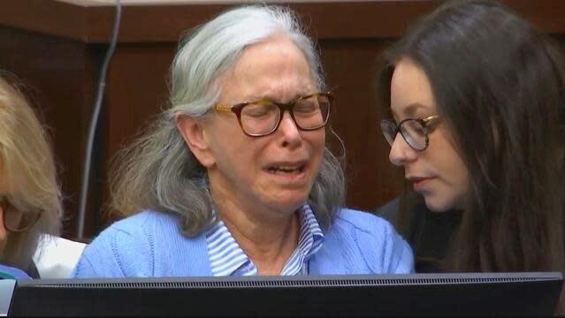 Donna Adelson khóc nức nở khi bị tuyên có tội tại phiên tòa ngày 4/9/2025. Ảnh: Court TV