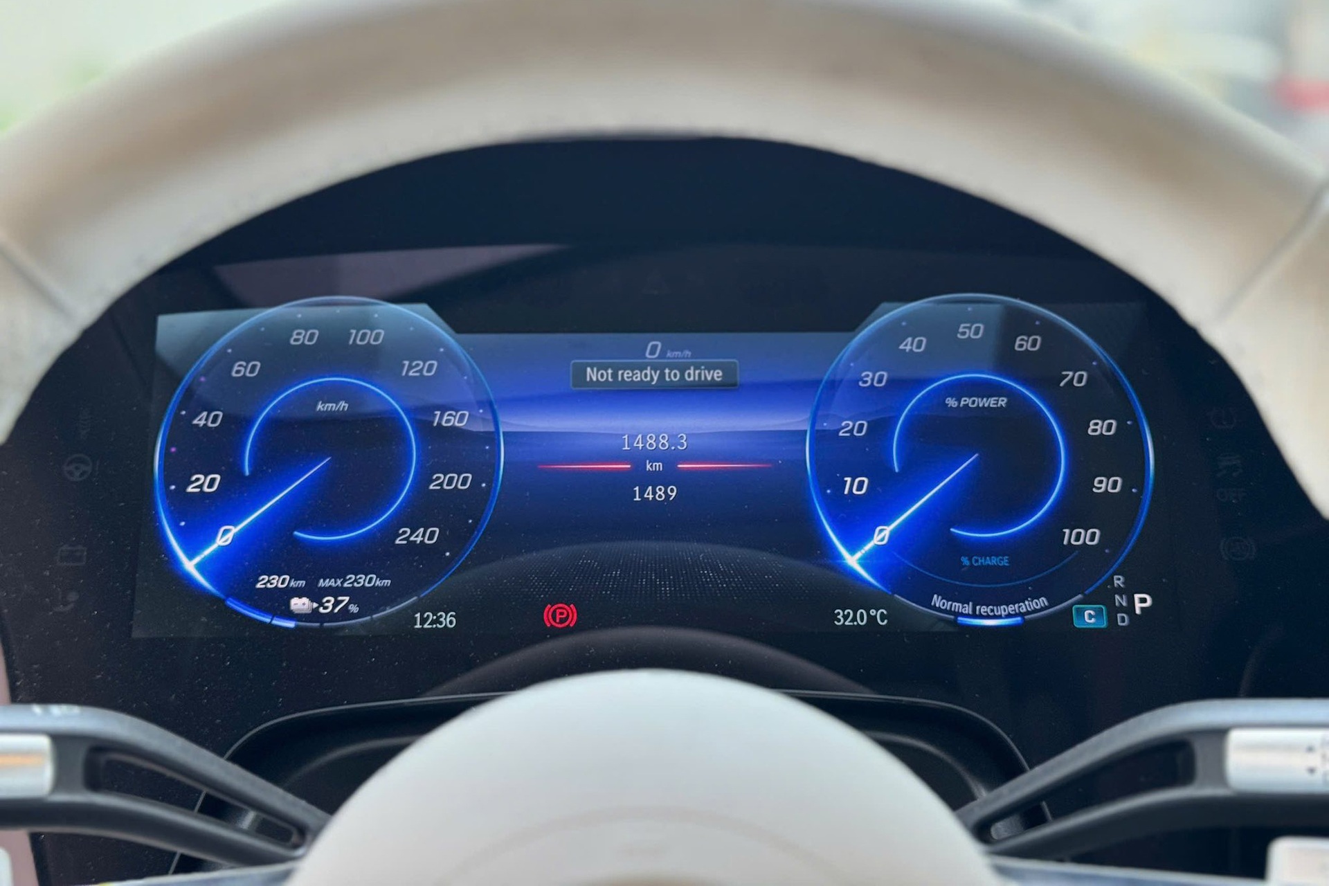 Xe sang chạy điện Mercedes-Benz EQS mất giá 2,4 tỷ sau chỉ 1.500km lăn bánh - 3