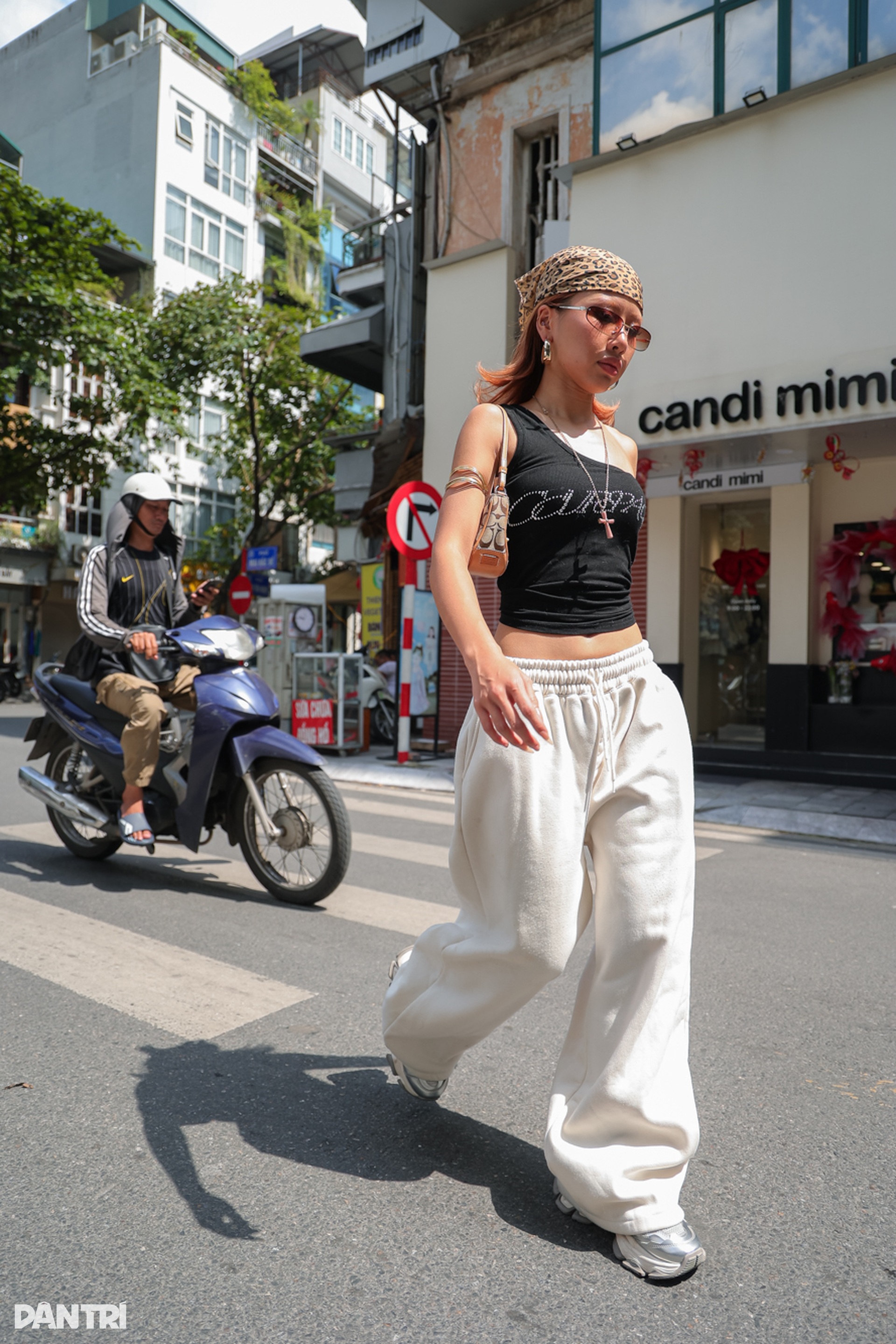 Phối đồ theo phong cách gái phố vừa sành điệu, vừa khoẻ khoắn - 5