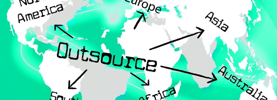 3 Benefits of Outsourcing Online