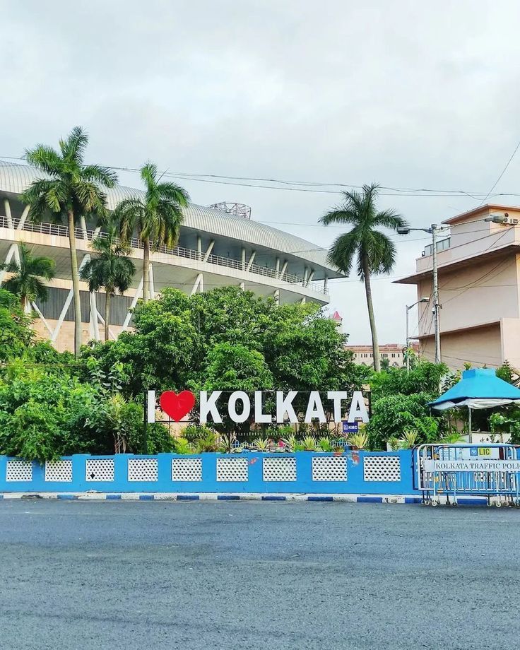 AC Tempo Traveller in Kolkata for Local Sightseeing – Book Comfortable Group Travel Today