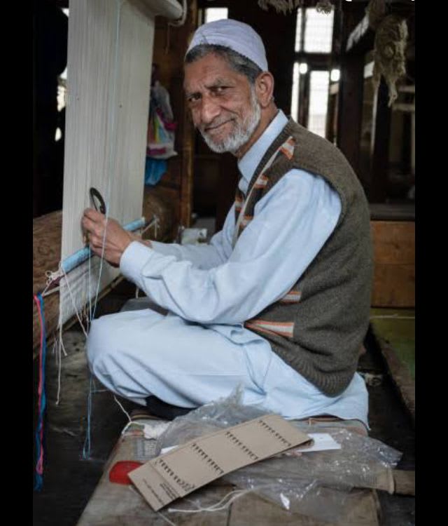 Farooq Dar, head weaver at The Kashmir Knot