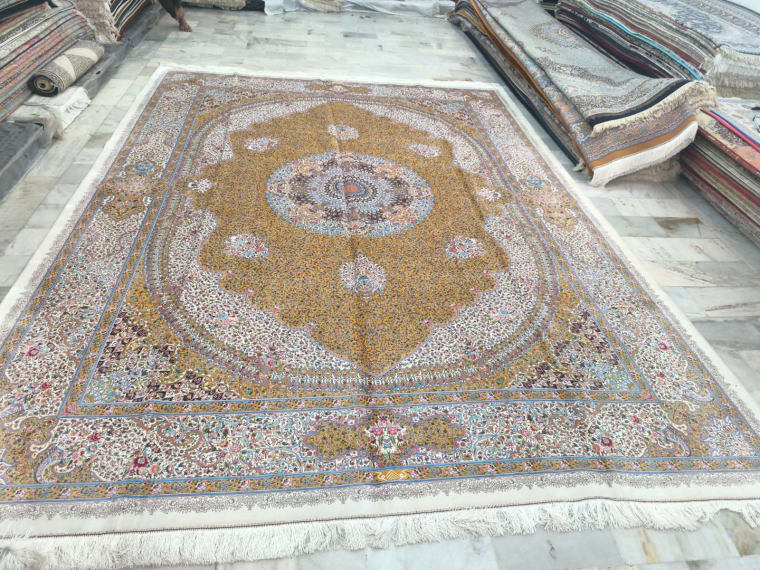 Champagne Oval Medallion Hand-Tufted Carpet, hand-tufted silk carpet