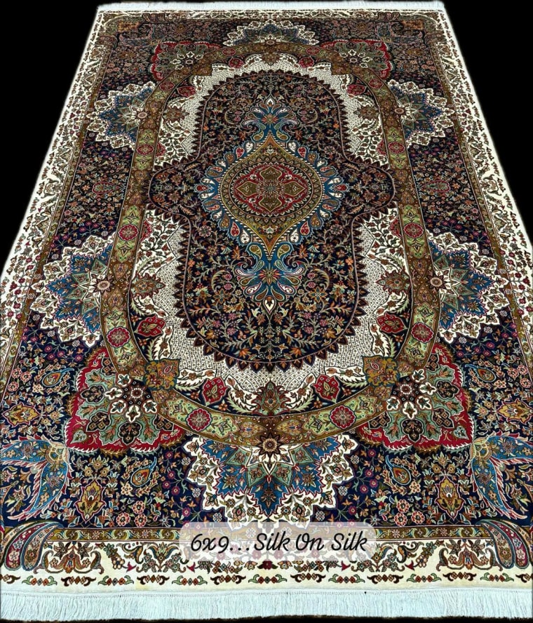 Ivory Palace Medallion Carpet