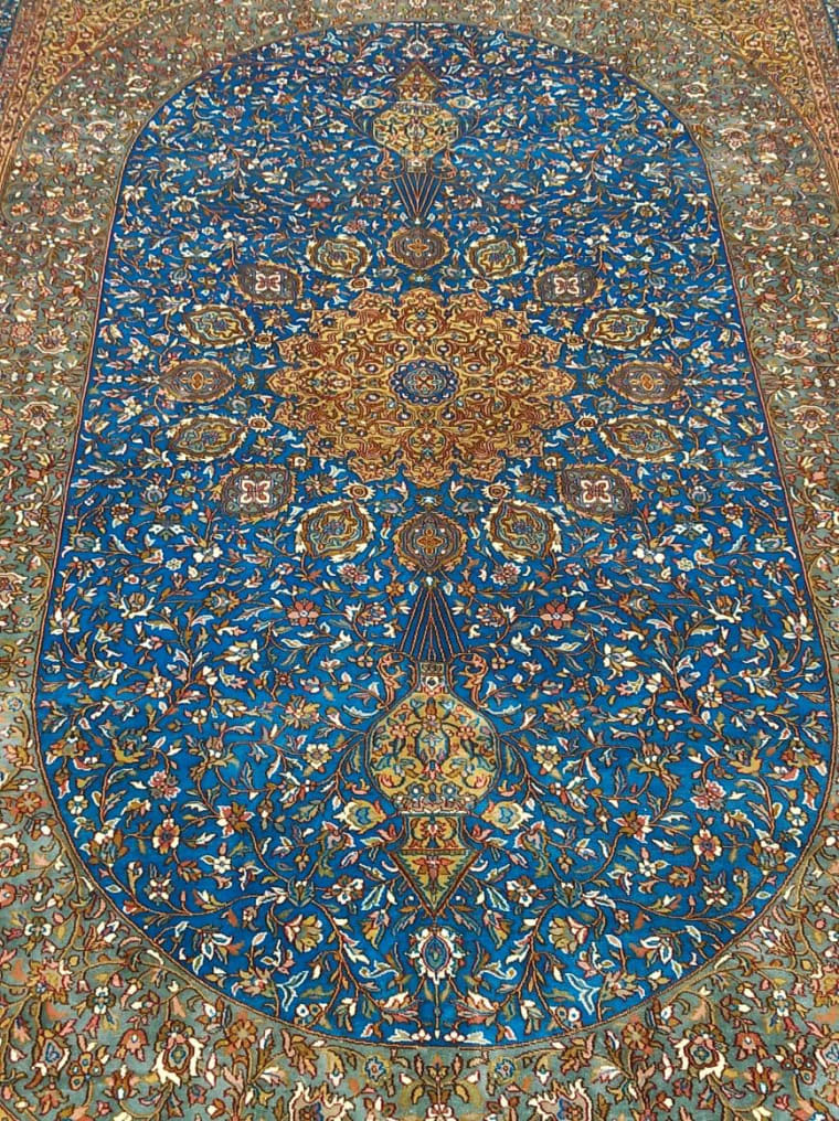 Blue Oval Floral Carpet, handmade Kashmiri carpet