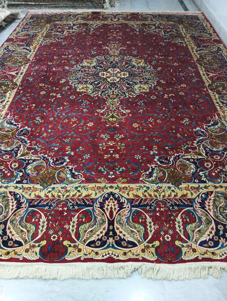 Ruby Lotus Border Medallion Carpet, handmade Kashmiri carpet