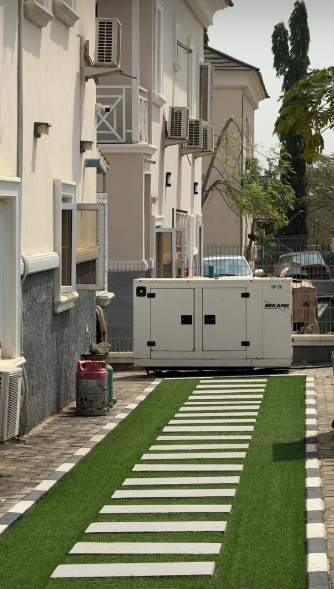 5 bedroom fully detached duplex  photo 2
