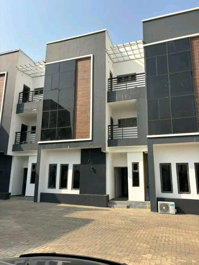 Luxury 4 bedroom Terrace Duplex with a Boys quarter  photo 1