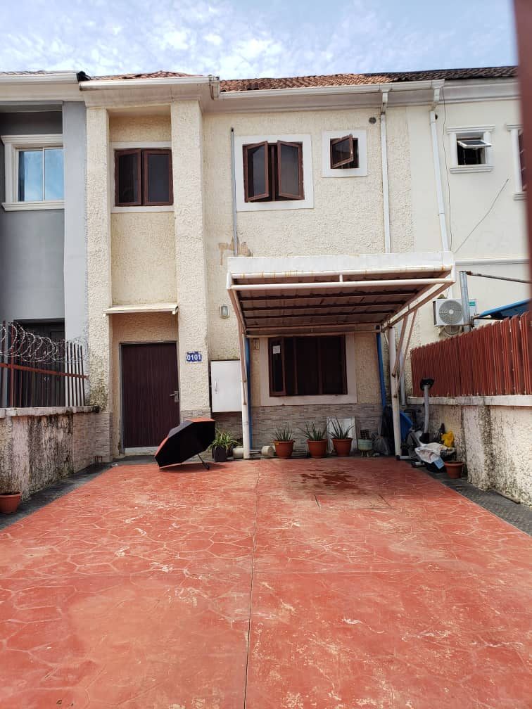 3-Bedroom Terrace  photo 1