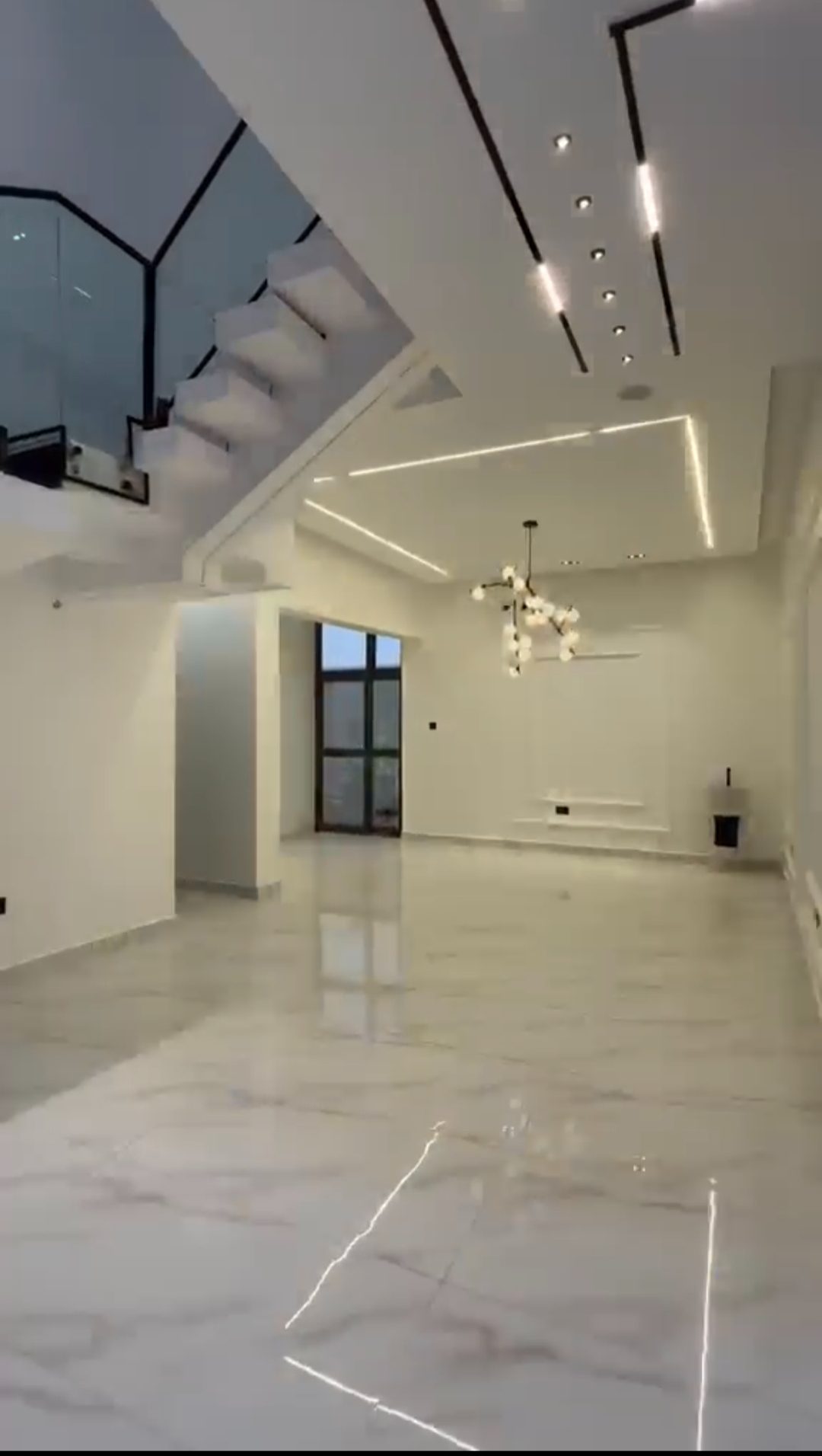 6 Bedroom Fully Detached Duplex  photo 2