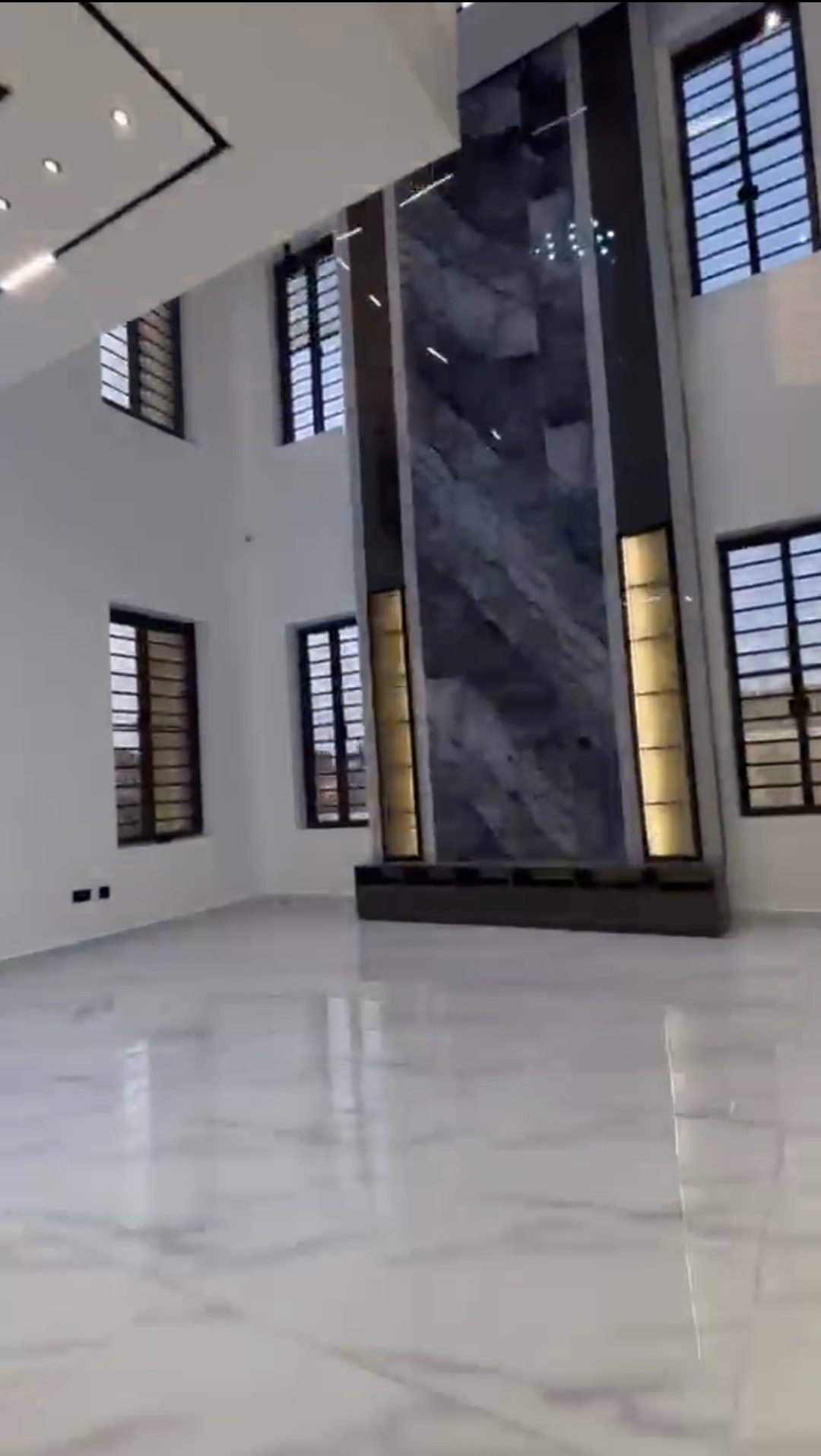 6 Bedroom Fully Detached Duplex  photo 3