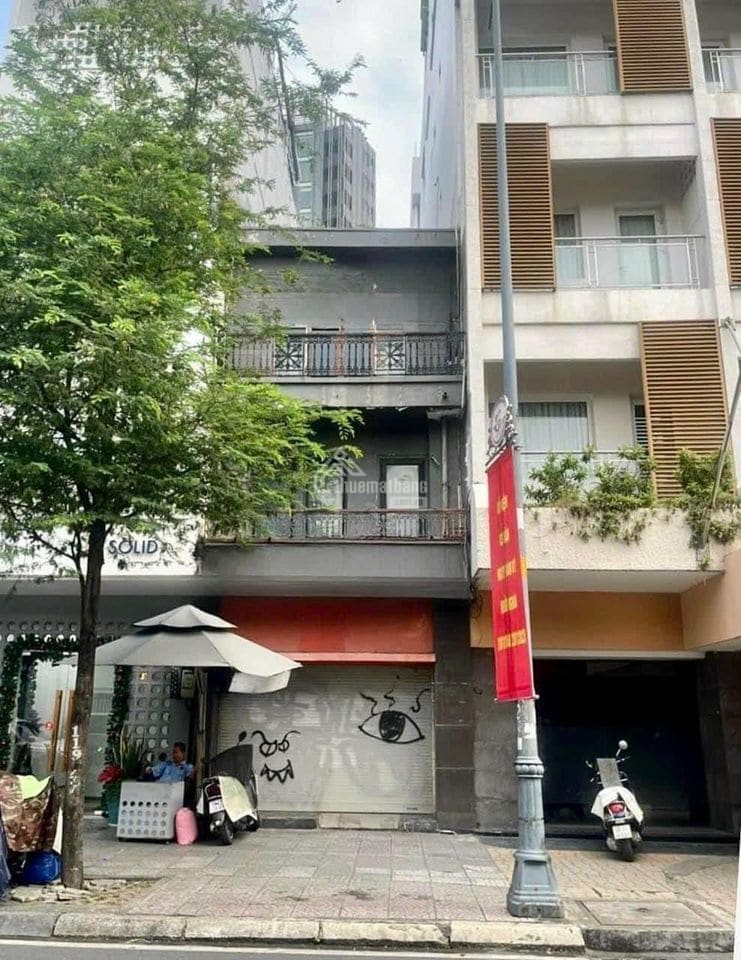 Cho Thuê Mặt Bằng Quận 1 - Mặt Tiền Đường Lê Thánh Tôn Cho Thuê Mặt Bằng Quận 1 - Mặt Tiền Đường Lê Thánh Tôn