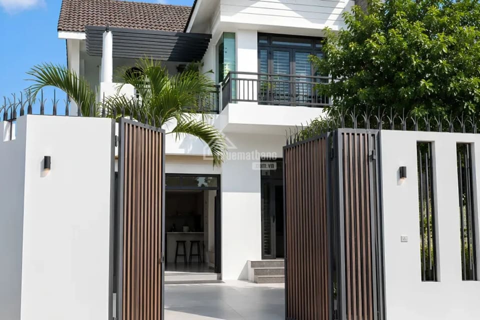 Cho thuê biệt thự mặt tiền rộng hiếm có ở Bình Tân