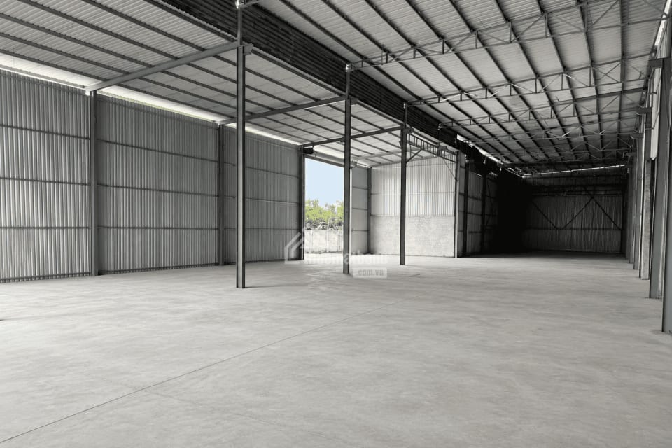 Cho thuê kho xưởng 1.600m2 Quốc lộ 1A, Hóc Môn - ảnh 2