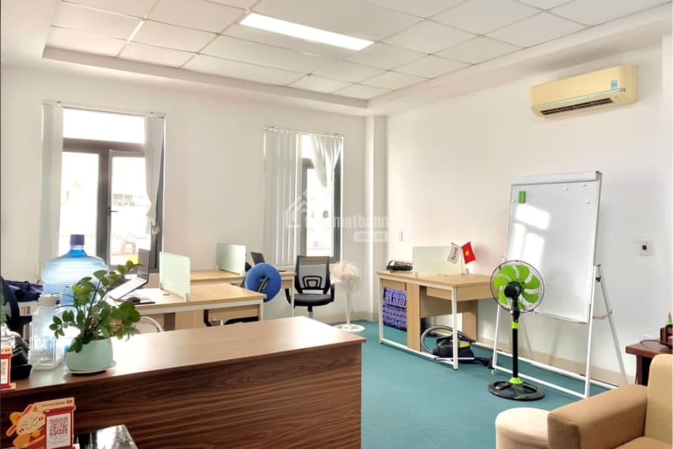 Văn phòng cho thuê 10 triệu/th, đường Xô Viết Nghệ Tĩnh - Đà Nẵng. Đầy đủ nội thất - ảnh phụ 1